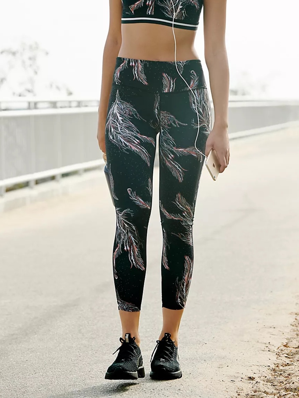 FP Movement High Waist Black Feather Print Capri Leggings Women XS